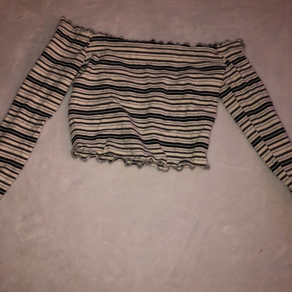 Striped Lettuce Edge Strapless Long Sleeve